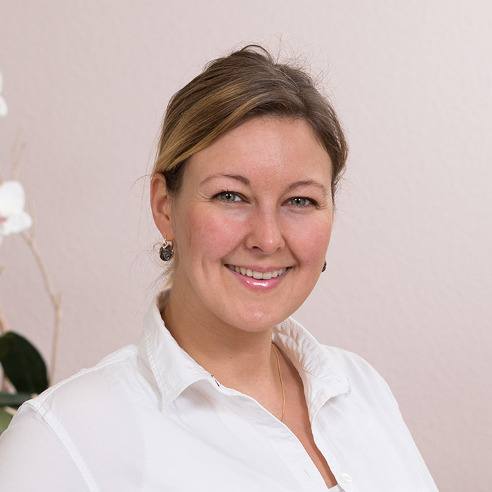 Zahnärztin Dr. Mariella Dietzel in Lingen.
