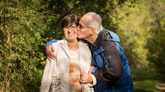Die richtige Implantatpflege bekommen Sie vom Implatologen Dr. Dietzel in Lingen.