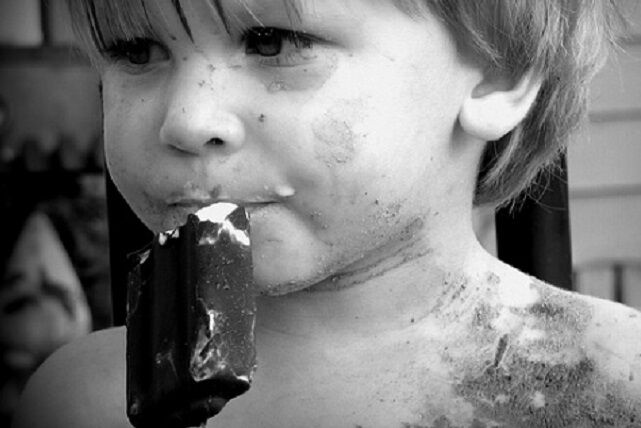 Dr. Dietzel gibt Ihnen Tipps, wie Sie Karies bei Kindern vermieden.